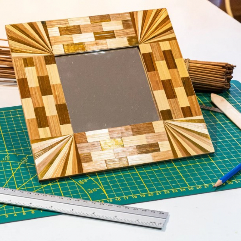 Réalisez votre miroir ou cadre design en marqueterie de paille